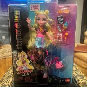 Mattel Monster High Lagoona Blue Doll with Pink and Blue Outfit